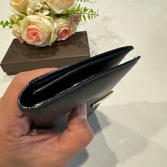Authentic Gucci bifold wallet - Picture 13 of 14